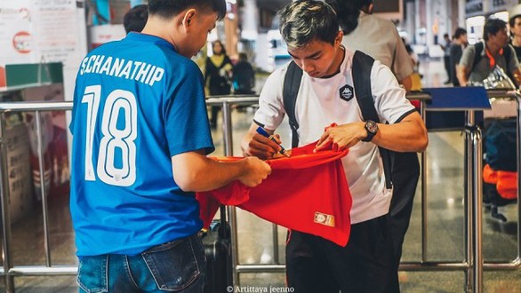 Vừa trở lại Thái Lan, Chanathip đã tuyên bố đá bại Việt Nam - Ảnh 1. Vừa trở lại Thái Lan, Chanathip đã tuyên bố đá bại Việt Nam - Ảnh 1.