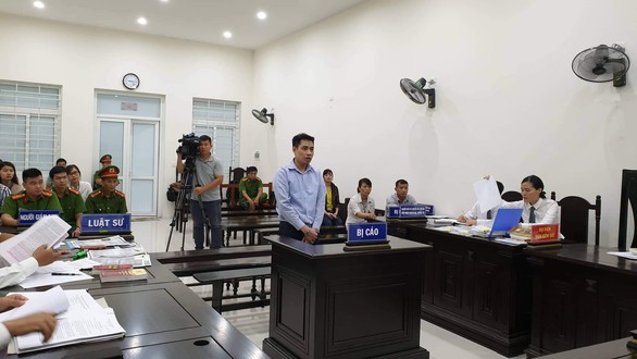 Đang xử kín vụ bé gái 9 tuổi bị xâm hại trong vườn chuối - Ảnh 1. Đang xử kín vụ bé gái 9 tuổi bị xâm hại trong vườn chuối - Ảnh 1.