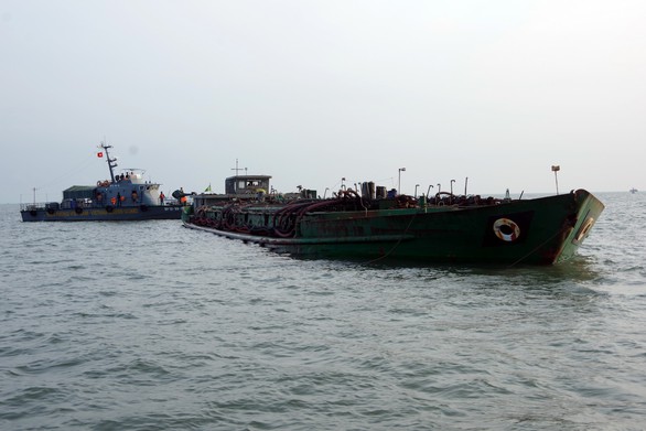 Tạm giữ 12 tàu chở cát chưa rõ nguồn gốc trên biển Vũng Tàu - Ảnh 2. Tạm giữ 12 tàu chở cát chưa rõ nguồn gốc trên biển Vũng Tàu - Ảnh 2.