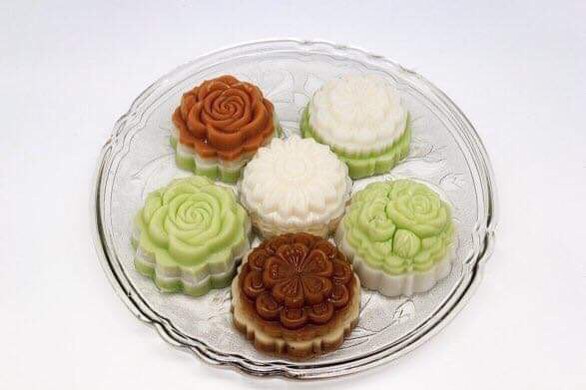 Người trẻ đam mê làm bánh trung thu handmade - Ảnh 3. Người trẻ đam mê làm bánh trung thu handmade - Ảnh 3.