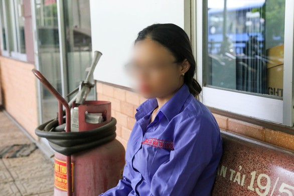 Nam hành khách quên mua vé, nữ tiếp viên xe buýt suýt bị đuổi việc - Ảnh 1. Nam hành khách quên mua vé, nữ tiếp viên xe buýt suýt bị đuổi việc - Ảnh 1.