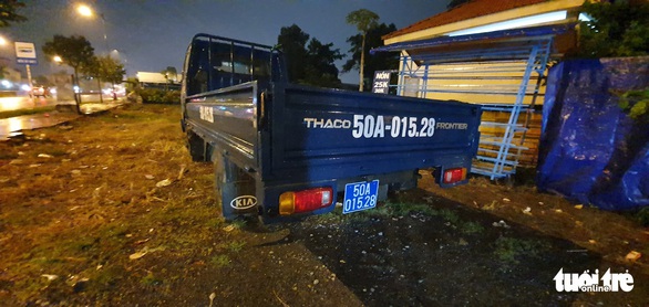 Lén lút chôn heo giữa đêm, bị người dân phản ứng nên bỏ chạy - Ảnh 2. Lén lút chôn heo giữa đêm, bị người dân phản ứng nên bỏ chạy - Ảnh 2.