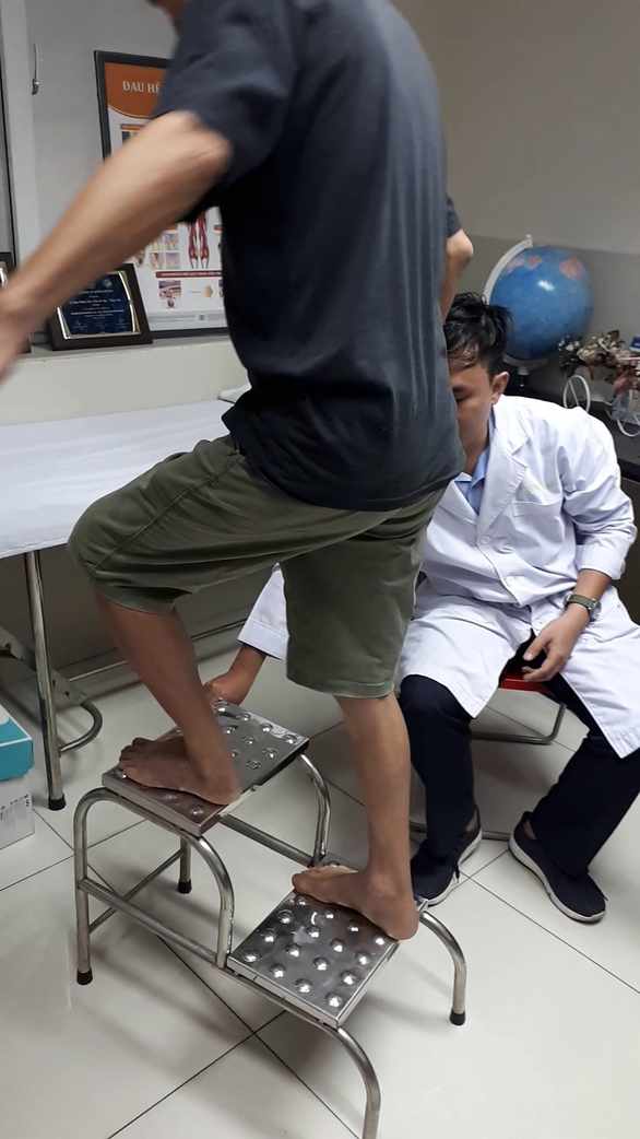 Đột phá trong thay khớp háng với đường mổ superpath - Ảnh 3. Đột phá trong thay khớp háng với đường mổ superpath - Ảnh 3.