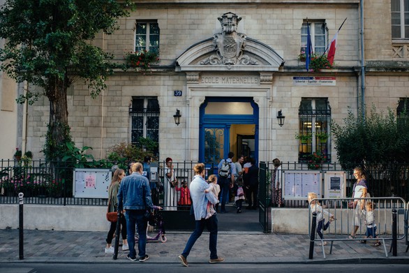 Paris lo nguy cơ nhiễm độc bởi 460 tấn chì bị cháy ở Nhà thờ Đức bà - Ảnh 2. Paris lo nguy cơ nhiễm độc bởi 460 tấn chì bị cháy ở Nhà thờ Đức bà - Ảnh 2.