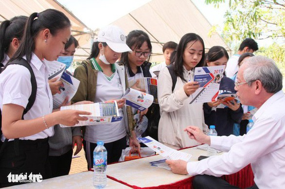 TP.HCM kiến nghị nâng mức cho vay đối với học sinh, sinh viên khó khăn - Ảnh 1. TP.HCM kiến nghị nâng mức cho vay đối với học sinh, sinh viên khó khăn - Ảnh 1.