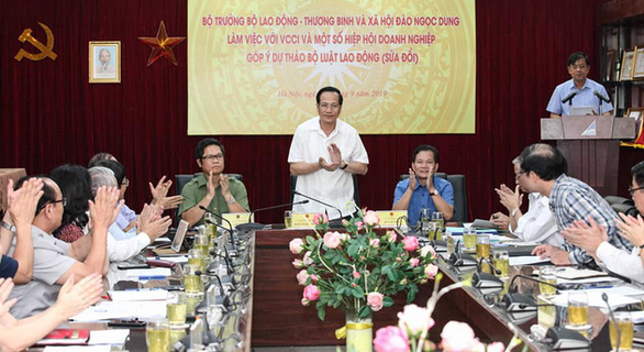 Giữ nguyên 48 giờ làm việc một tuần, không tăng giờ làm thêm - Ảnh 1. Giữ nguyên 48 giờ làm việc một tuần, không tăng giờ làm thêm - Ảnh 1.