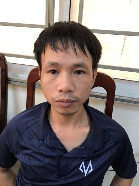 Khởi tố, bắt tạm giam người bắn pháo làm nữ CĐV bị thương ở sân Hàng Đẫy - Ảnh 2. Khởi tố, bắt tạm giam người bắn pháo làm nữ CĐV bị thương ở sân Hàng Đẫy - Ảnh 2.