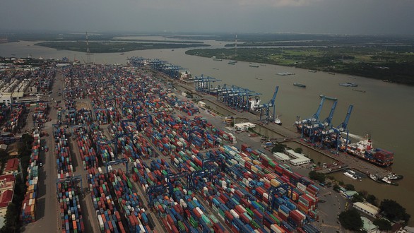TP.HCM muốn trở thành trung tâm đầu mối dịch vụ logistics - Ảnh 1. TP.HCM muốn trở thành trung tâm đầu mối dịch vụ logistics - Ảnh 1.