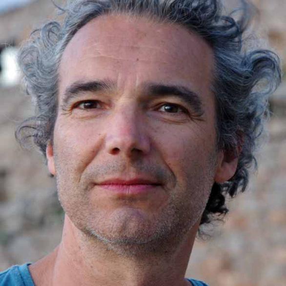 Đạo diễn Christophe Thiry: Dựng Kim Vân Kiều thật phấn khích - Ảnh 2. Đạo diễn Christophe Thiry: Dựng Kim Vân Kiều thật phấn khích - Ảnh 2.