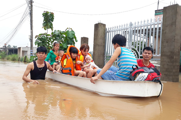 Thủy điện Trị An xả lũ, 99 hộ dân ngập trong nước mênh mông - Ảnh 1. Thủy điện Trị An xả lũ, 99 hộ dân ngập trong nước mênh mông - Ảnh 1.