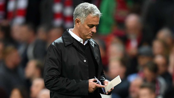 HLV Mourinho: Người ta ghi tên tôi vào những tin đồn - Ảnh 1. HLV Mourinho: Người ta ghi tên tôi vào những tin đồn - Ảnh 1.