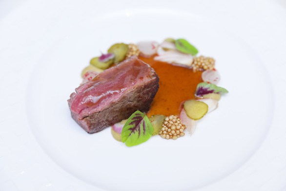Đại tiệc sao Michelin mừng mùa giải La Liga tại The Reverie Saigon - Ảnh 7. Đại tiệc sao Michelin mừng mùa giải La Liga tại The Reverie Saigon - Ảnh 7.