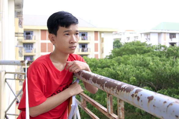 Cậu trò nghèo mồ côi kiên cường vào ĐH Bách khoa - Ảnh 3. Cậu trò nghèo mồ côi kiên cường vào ĐH Bách khoa - Ảnh 3.