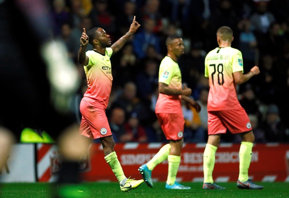 Cúp Liên đoàn Anh: M.C và Arsenal đi tiếp, Tottenham bị loại - Ảnh 1. Cúp Liên đoàn Anh: M.C và Arsenal đi tiếp, Tottenham bị loại - Ảnh 1.