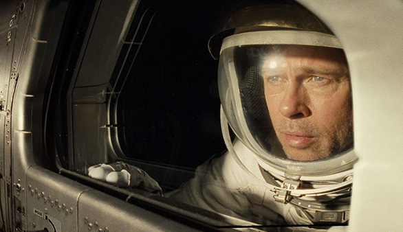 Ad Astra của Brad Pitt: Đến rìa vũ trụ hay đi tìm chính mình? - Ảnh 1. Ad Astra của Brad Pitt: Đến rìa vũ trụ hay đi tìm chính mình? - Ảnh 1.