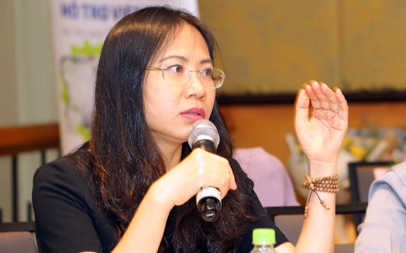 ba xuan thuy (ao den) 5(read-only) ba xuan thuy (ao den) 5(read-only)