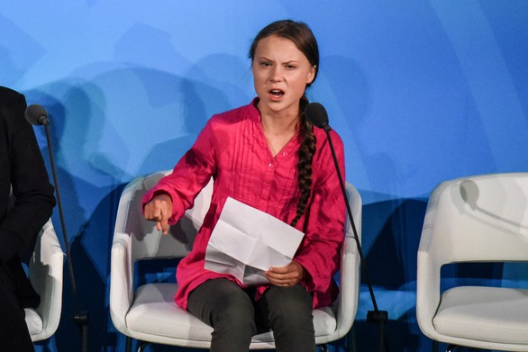 ‘Cô bé môi trường’ Greta Thunberg chụp ảnh cùng khủng bố IS? - Ảnh 1. ‘Cô bé môi trường’ Greta Thunberg chụp ảnh cùng khủng bố IS? - Ảnh 1.