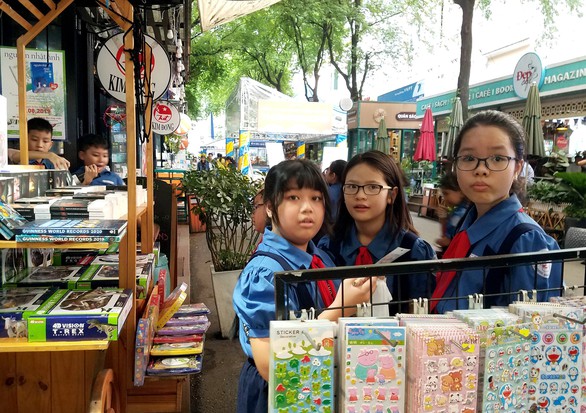 Nhiều trải nghiệm thú vị cho trẻ em tại Hội sách thiếu nhi ở Đường sách TP.HCM - Ảnh 3. Nhiều trải nghiệm thú vị cho trẻ em tại Hội sách thiếu nhi ở Đường sách TP.HCM - Ảnh 3.