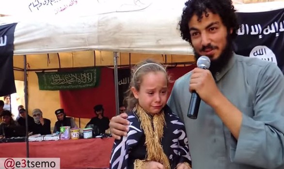 ‘Cô bé môi trường’ Greta Thunberg chụp ảnh cùng khủng bố IS? - Ảnh 3. ‘Cô bé môi trường’ Greta Thunberg chụp ảnh cùng khủng bố IS? - Ảnh 3.