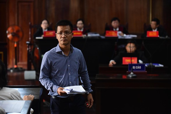 Lo tòa xử thuốc giả, Cục Quản lý dược gửi công văn khẩn đến tòa - Ảnh 1. Lo tòa xử thuốc giả, Cục Quản lý dược gửi công văn khẩn đến tòa - Ảnh 1.