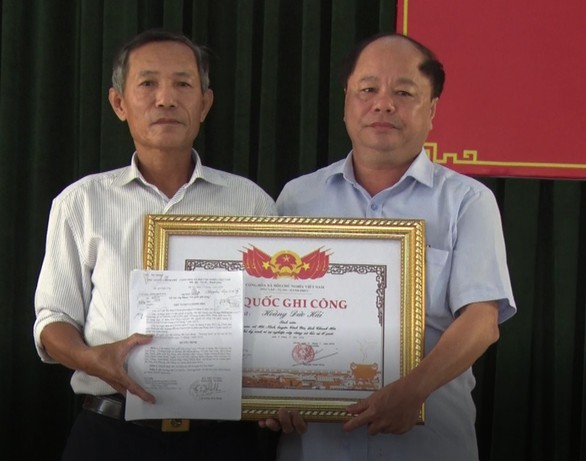 Phong liệt sĩ, trao bằng Tổ quốc ghi công cho nam sinh viên cứu 3 người khỏi đuối nước - Ảnh 1. Phong liệt sĩ, trao bằng Tổ quốc ghi công cho nam sinh viên cứu 3 người khỏi đuối nước - Ảnh 1.