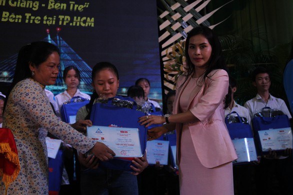 86 suất học bổng đến với tân sinh viên khó khăn Bến Tre, Tiền Giang - Ảnh 6. 86 suất học bổng đến với tân sinh viên khó khăn Bến Tre, Tiền Giang - Ảnh 6.