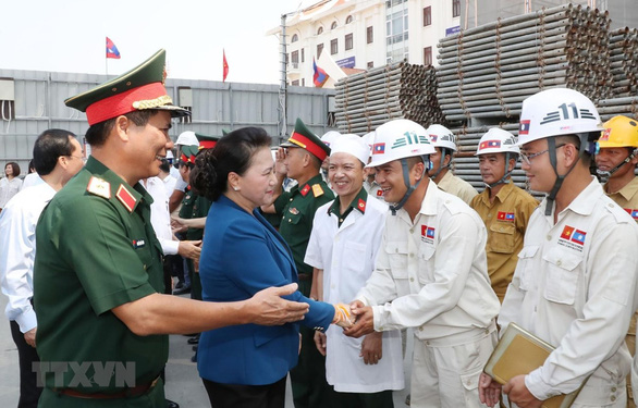 Chủ tịch Quốc hội Việt Nam hội kiến Tổng bí thư, Chủ tịch nước Lào - Ảnh 3. Chủ tịch Quốc hội Việt Nam hội kiến Tổng bí thư, Chủ tịch nước Lào - Ảnh 3.