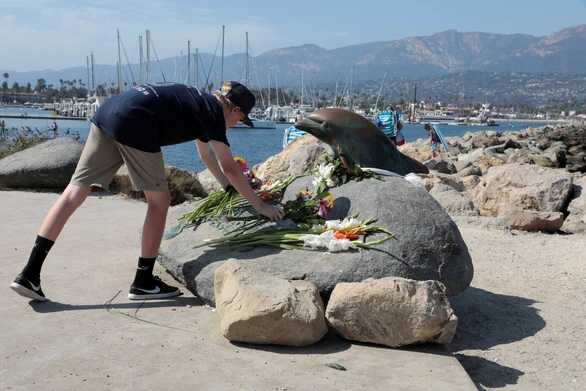 Cháy tàu lặn biển ngoài khơi California, 8 người chết, 26 người mất tích - Ảnh 1. Cháy tàu lặn biển ngoài khơi California, 8 người chết, 26 người mất tích - Ảnh 1.