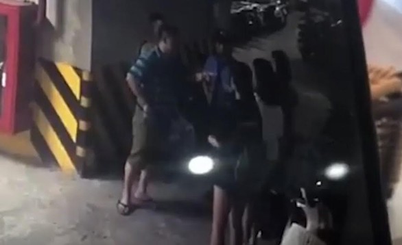 Xác minh thông tin một phụ nữ tố bị sàm sỡ dưới tầng hầm chung cư - Ảnh 1. Xác minh thông tin một phụ nữ tố bị sàm sỡ dưới tầng hầm chung cư - Ảnh 1.