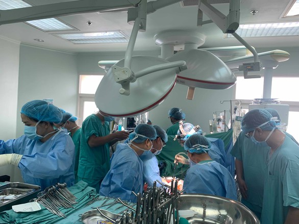 Lần đầu tiên ghép gan thành công ở miền Trung - Ảnh 1. Lần đầu tiên ghép gan thành công ở miền Trung - Ảnh 1.