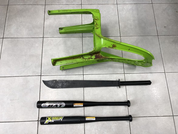 Khởi tố 10 bị can trong vụ xô xát có hung khí ở phố Tây Bùi Viện - Ảnh 2. Khởi tố 10 bị can trong vụ xô xát có hung khí ở phố Tây Bùi Viện - Ảnh 2.