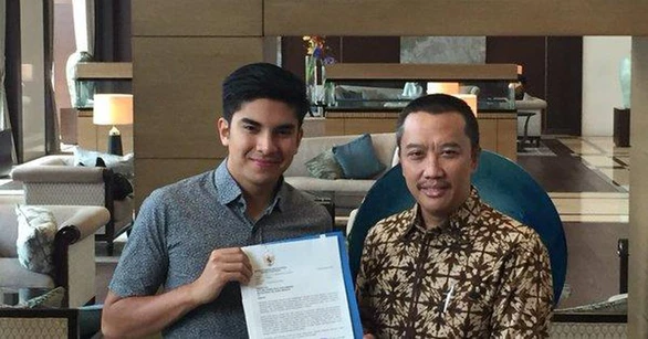 Bộ trưởng Indonesia xin lỗi về vụ khủng bố trên sân Bung Karno - Ảnh 2. Bộ trưởng Indonesia xin lỗi về vụ khủng bố trên sân Bung Karno - Ảnh 2.