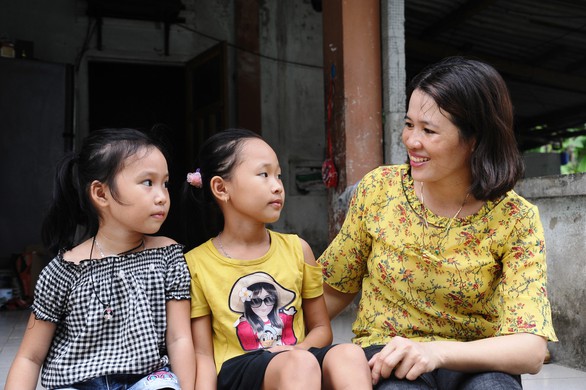 Người phụ nữ 6 năm miệt mài chở con người dưng đến trường - Ảnh 7. Người phụ nữ 6 năm miệt mài chở con người dưng đến trường - Ảnh 7.