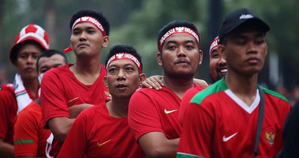 Vé trận gặp Thái Lan ế vì sợ bạo động, Indonesia phải hạ giá - Ảnh 1. Vé trận gặp Thái Lan ế vì sợ bạo động, Indonesia phải hạ giá - Ảnh 1.