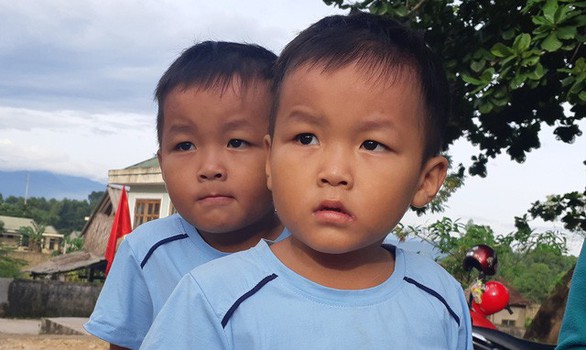Hàng trăm trường khai giảng bù sau mưa lũ - Ảnh 11. Hàng trăm trường khai giảng bù sau mưa lũ - Ảnh 11.