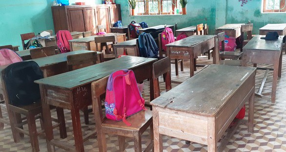 Hàng trăm trường khai giảng bù sau mưa lũ - Ảnh 13. Hàng trăm trường khai giảng bù sau mưa lũ - Ảnh 13.