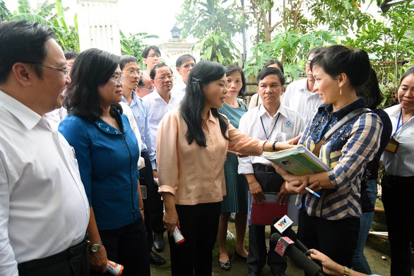 Bộ trưởng Nguyễn Thị Kim Tiến: Người dân còn coi thường sốt xuất huyết - Ảnh 4. Bộ trưởng Nguyễn Thị Kim Tiến: Người dân còn coi thường sốt xuất huyết - Ảnh 4.