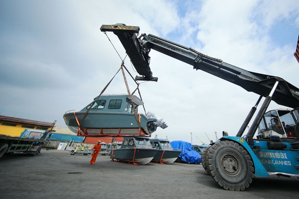 Hàng chục tàu tuần tra cao cấp của Việt Nam xuất ngoại sang tận châu Phi - Ảnh 8. Hàng chục tàu tuần tra cao cấp của Việt Nam xuất ngoại sang tận châu Phi - Ảnh 8.