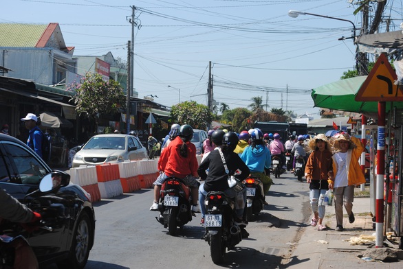 Làng hoa Sa Đéc ken đặc du khách ngày đầu dừng thu vé - Ảnh 5. Làng hoa Sa Đéc ken đặc du khách ngày đầu dừng thu vé - Ảnh 5.