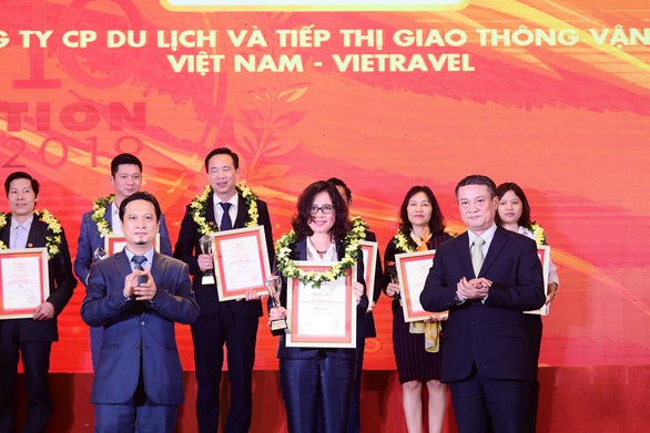 Vietravel liên tiếp dẫn đầu Top 10 công ty uy tín ngành du lịch - lữ hành 2017 - 2019 - Ảnh 1. Vietravel liên tiếp dẫn đầu Top 10 công ty uy tín ngành du lịch - lữ hành 2017 - 2019 - Ảnh 1.