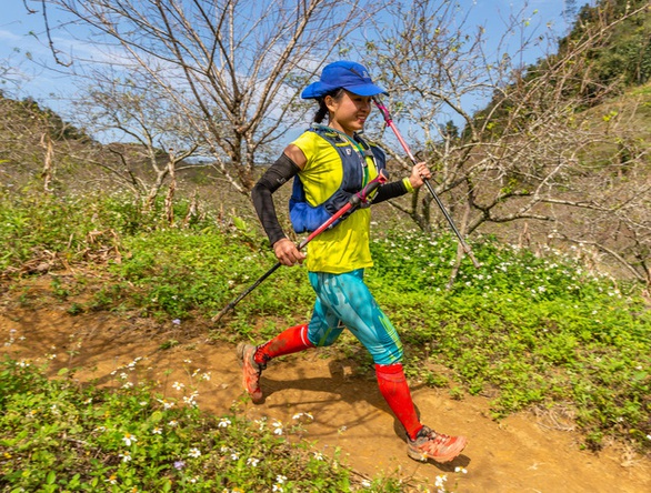 Trần Duy Quang vô địch cự ly 70km marathon đường mòn - Ảnh 2. Trần Duy Quang vô địch cự ly 70km marathon đường mòn - Ảnh 2.