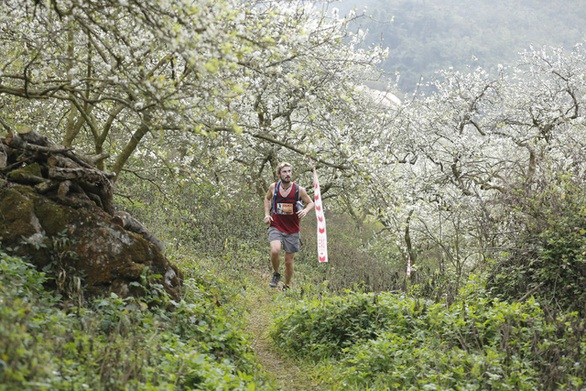 Trần Duy Quang vô địch cự ly 70km marathon đường mòn - Ảnh 3. Trần Duy Quang vô địch cự ly 70km marathon đường mòn - Ảnh 3.