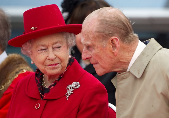 Nữ hoàng Anh Elizabeth gọi họp mặt gia đình vì vợ chồng hoàng tử Harry - Ảnh 1. Nữ hoàng Anh Elizabeth gọi họp mặt gia đình vì vợ chồng hoàng tử Harry - Ảnh 1.