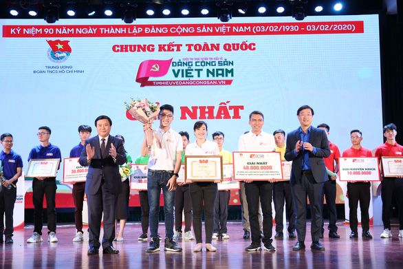 Đội Tình nguyện trẻ đoạt giải nhất tìm hiểu về Đảng - Ảnh 2. Đội Tình nguyện trẻ đoạt giải nhất tìm hiểu về Đảng - Ảnh 2.