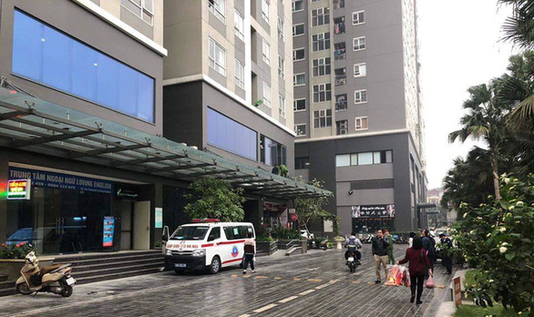 Bé gái 4 tuổi rơi từ tầng 25 chung cư xuống đất tử vong - Ảnh 1. Bé gái 4 tuổi rơi từ tầng 25 chung cư xuống đất tử vong - Ảnh 1.
