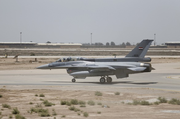 Căn cứ quân sự có lính Mỹ ở Iraq lại bị nã tên lửa, Washington phẫn nộ - Ảnh 1. Căn cứ quân sự có lính Mỹ ở Iraq lại bị nã tên lửa, Washington phẫn nộ - Ảnh 1.
