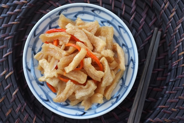 Làm củ cải ngâm mắm đường, kiệu chua ngọt kiểu miền Nam ăn Tết - Ảnh 1. Làm củ cải ngâm mắm đường, kiệu chua ngọt kiểu miền Nam ăn Tết - Ảnh 1.
