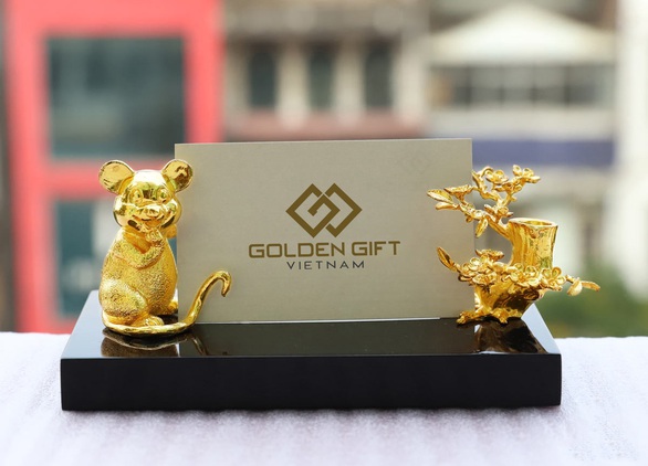 Tượng Chuột mạ vàng đón Tết Canh Tý và những ý nghĩa bất ngờ - Ảnh 1. Tượng Chuột mạ vàng đón Tết Canh Tý và những ý nghĩa bất ngờ - Ảnh 1.