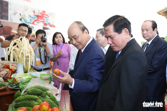 Thủ tướng ở Trà Vinh: Phải biến biến đổi khí hậu thành cơ hội - Ảnh 1.
