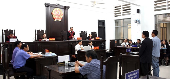 Lại hoãn phiên tòa phúc thẩm xử vợ chồng luật sư Trần Vũ Hải - Ảnh 5. Lại hoãn phiên tòa phúc thẩm xử vợ chồng luật sư Trần Vũ Hải - Ảnh 5.